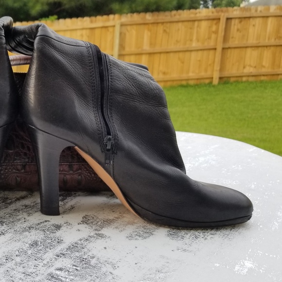 Coach Leather Boots with gold clasp - Picture 2 of 7